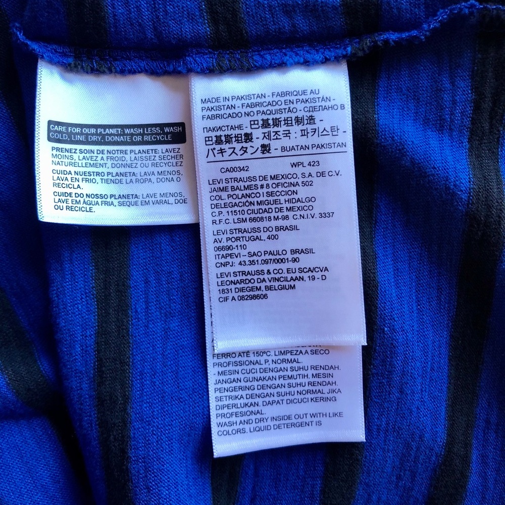 💥Host Pick 11/22/22 - Sustainable & Eco-Friendly Party💥 Levi’s Top - Picture 12 of 12